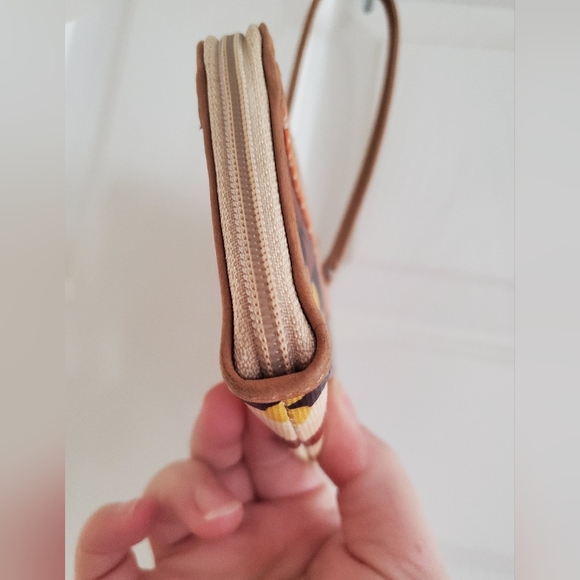 Fossil Key-per wristlet wallet zip around coated canvas 4”X6” leather strap - Picture 6 of 9